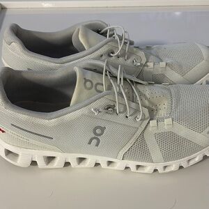 On Cloud, Perfect, Like New,Lightweight Mesh Running Sneakers,Light Gray/White